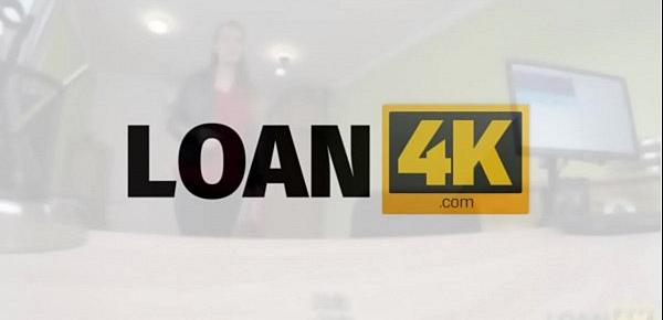  LOAN4K. Tetas cautivadoras para el gerente de crédito